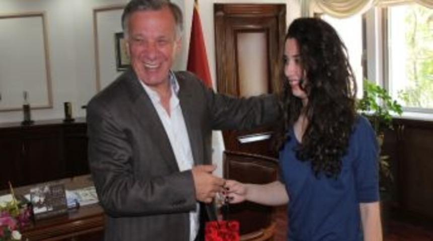 Avrupa 4'&uuml;nc&uuml;s&uuml;ne Başkandan Altın