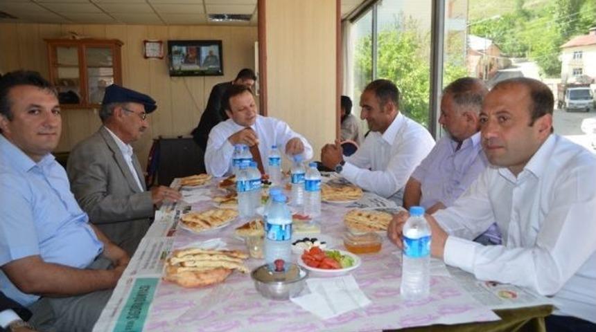 Mutki Kaymakamı Mahalle Muhtarları İle Bir Araya Geldi