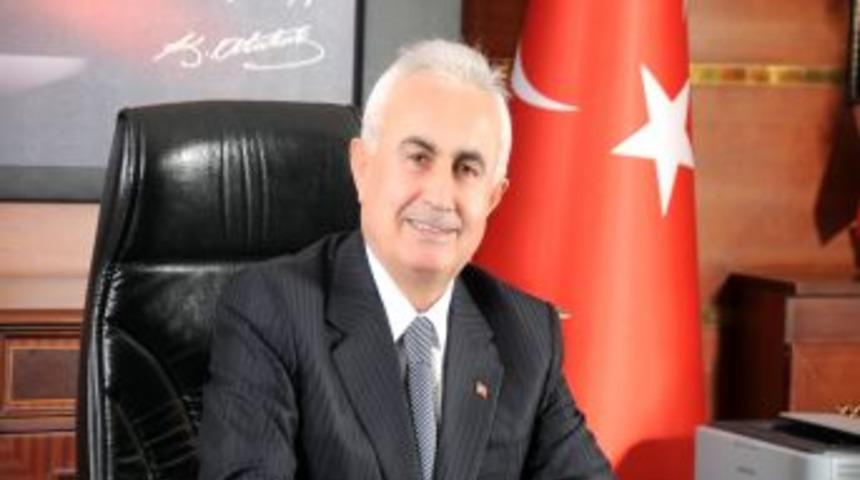 Vali Şahin'den Trabzonspor Kul&uuml;b&uuml; Başkanı Hacıosmanoğlu'na Kutlama