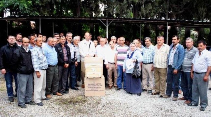 Edremit&rsquo;te Arıcılara Kovan Desteği