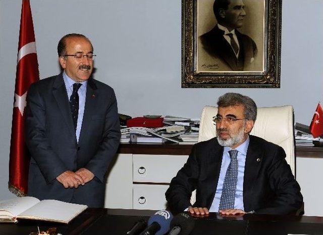 Enerji Ve Tabii Kaynaklar Bakanı Taner Yıldız Trabzon&rsquo;da 3