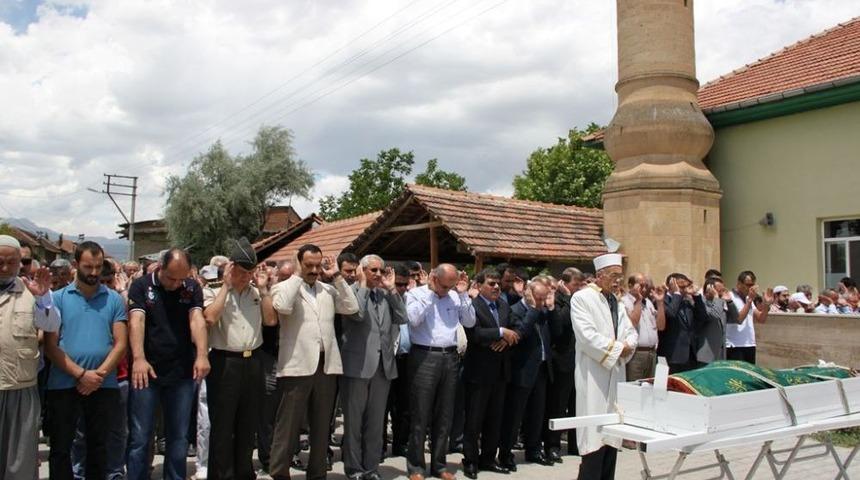 Danıştay 5. Daire &Uuml;yesi Davaz'ın Vefat Eden Babası Son Yolculuğuna Uğurlandı