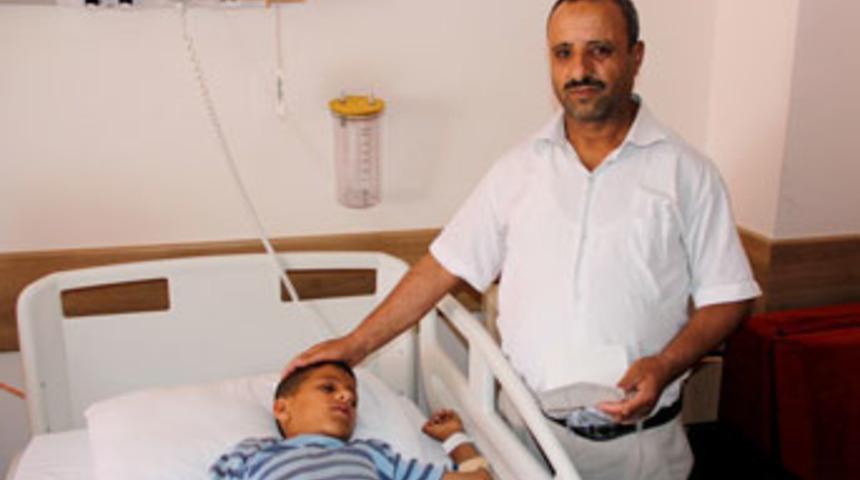 G&ouml;stericiler kağıt toplayan &ccedil;ocuğu k&ouml;pr&uuml;den attı