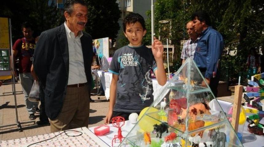 Başkan Ata&ccedil; Yıl Sonu Sergisine Katıldı