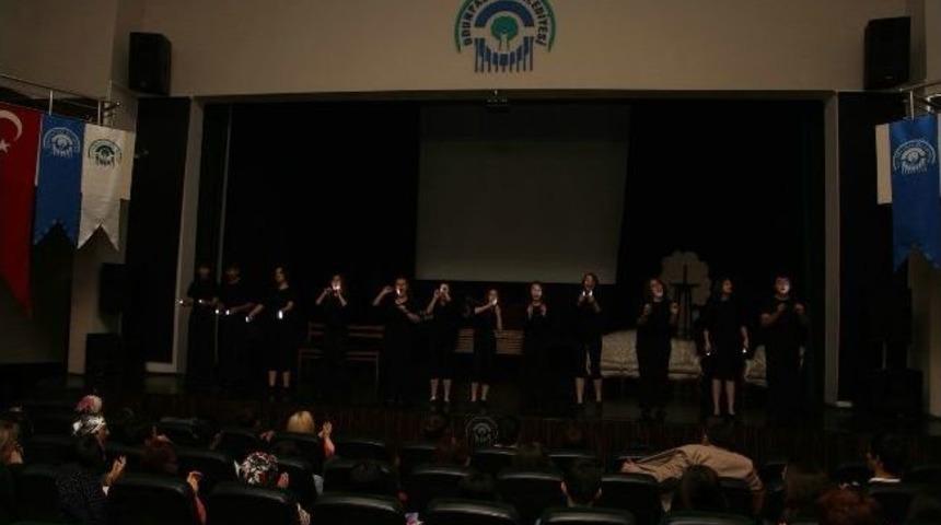 Tiyatro &Ouml;ğrencilerinin Sezon Sonu G&ouml;sterisi