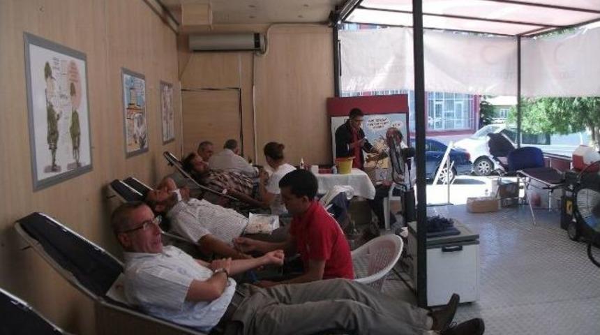 Sungurlu'da 484 &Uuml;nite Kan Toplandı