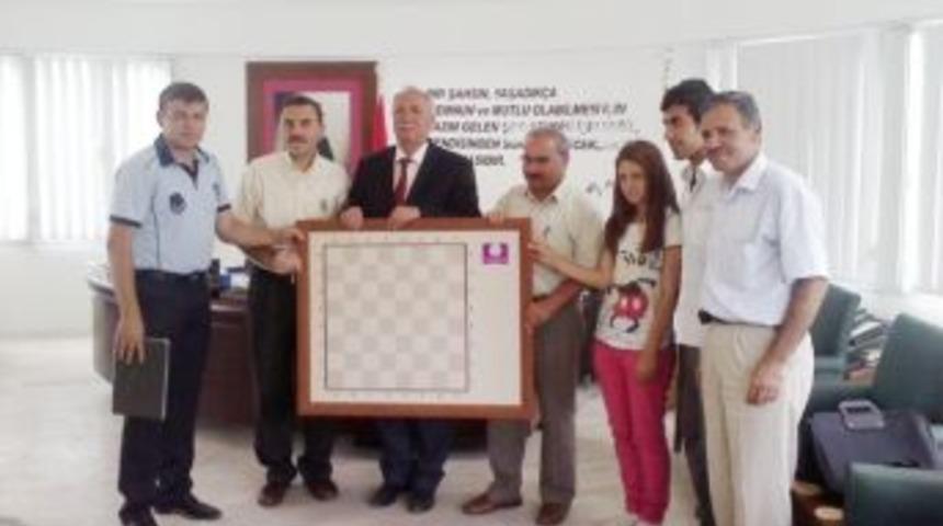 Pil Avcısı &Ouml;ğrenciler Takdir Topladı