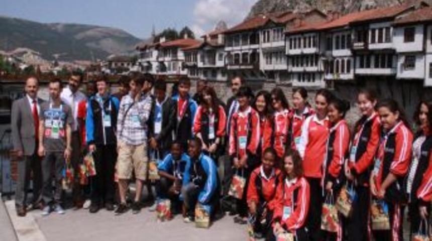 D&uuml;nya &Ccedil;ocukları Şehzadeler Şehrinde Mehteran Ile Karşılandı