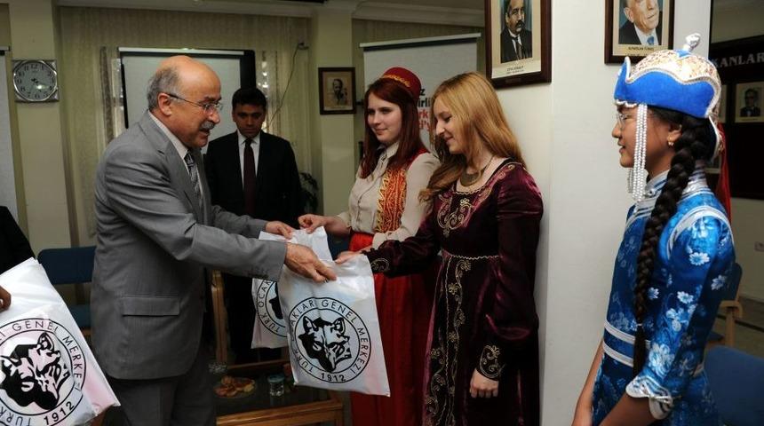 T&uuml;rk Ocakları, T&uuml;rk&ccedil;e &Ccedil;ocuklarını Ağırladı