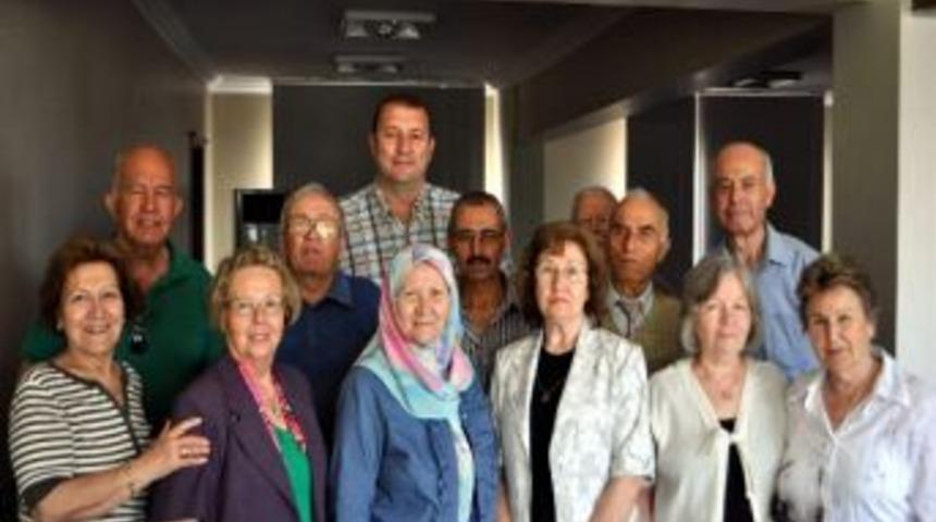 İlk Mezunların Duygulandıran Buluşması