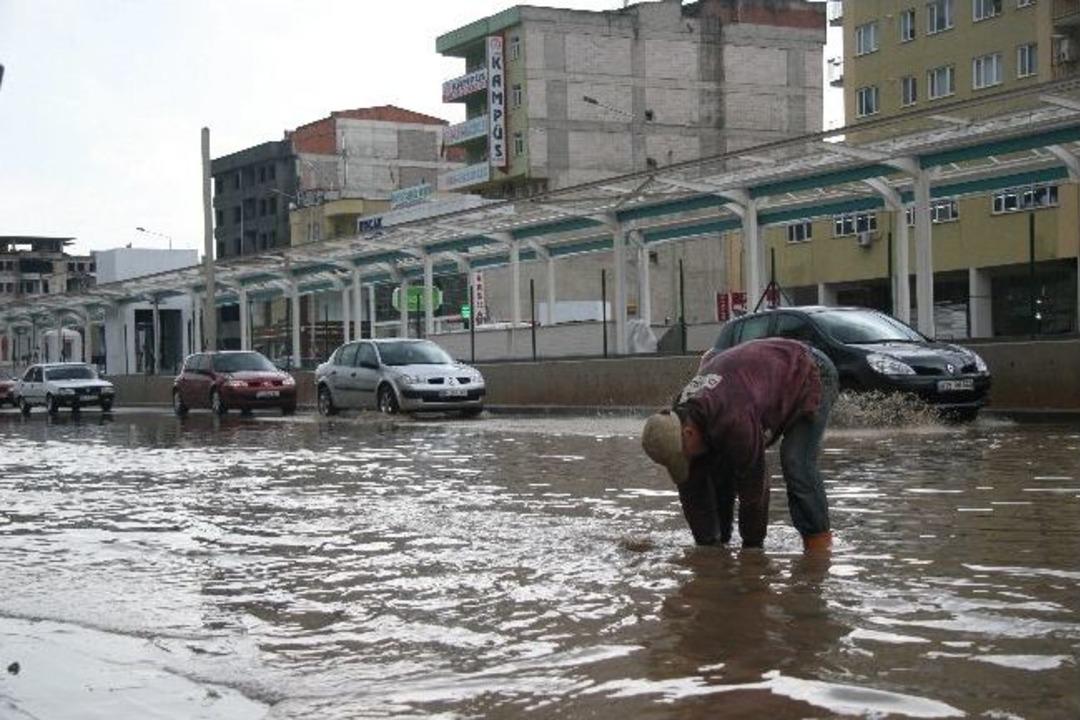 Bursa&rsquo;da Dolu Ve Sel Felaketi Ucuz Atlatıldı