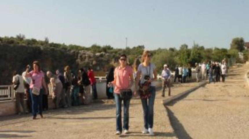 Cennet-Cehennem Mağaraları'na Turistlerden Yoğun Ilgi