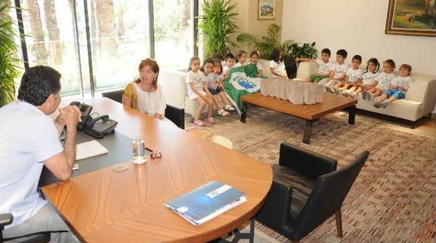 Anaokulu &Ouml;ğrencileri Yeşil Bayrak &Ouml;d&uuml;l&uuml;n&uuml; Aldı