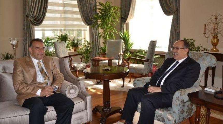 Vali Savaş'a Ziyaretler Devam Ediyor