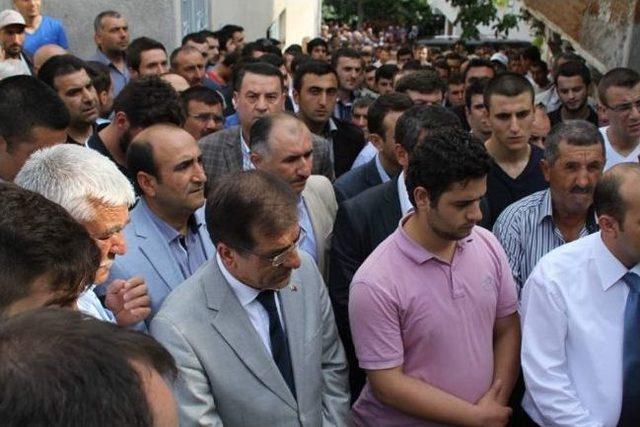 Kazada &Ouml;len Servis Personeli Toprağa Verildi 1