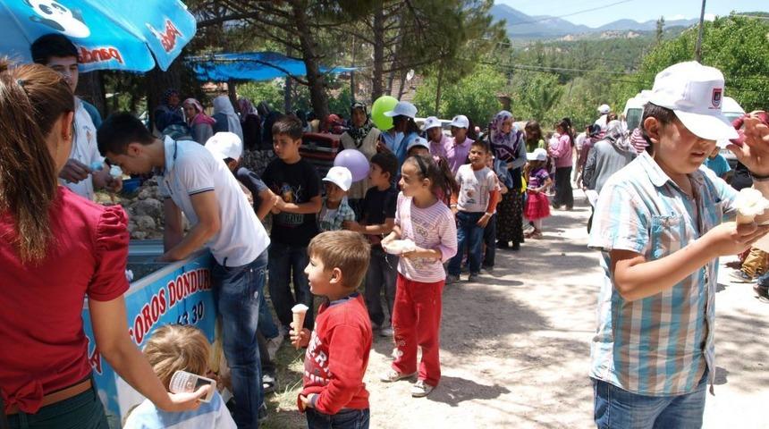 K&ouml;y &Ccedil;ocukları Şenlikte G&ouml;n&uuml;llerince Eğlendi