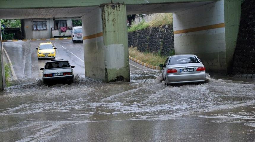 Sapanca'da Sağnak Yağış