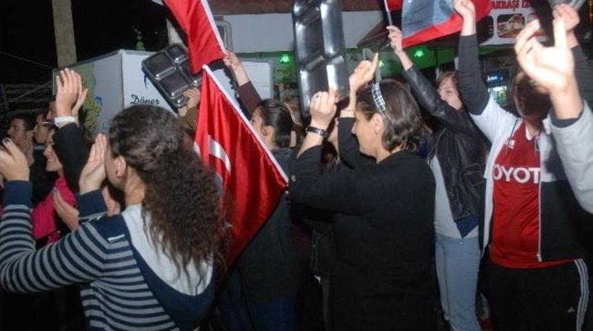 Afyonkarahisar&rsquo;da &lsquo;gezi Parkı&rsquo; Eylemleri Devam Ediyor