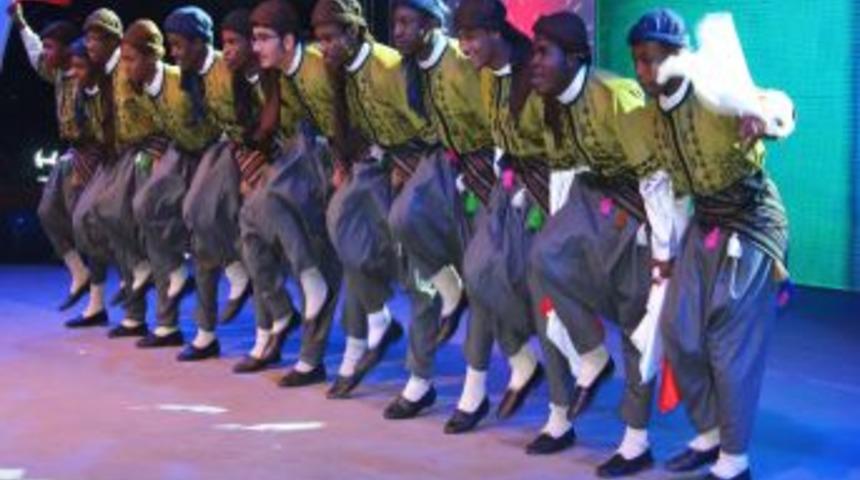 T&uuml;rk&ccedil;enin &Ccedil;ocukları Gaziantep&rsquo;i Coşturdu