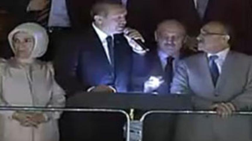 Erdoğan havalimanında halka seslendi