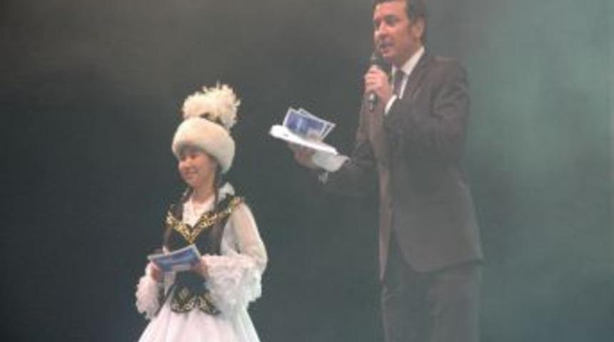 Tekirdağ'daki T&uuml;rk&ccedil;e Şenliğini 50 Bin Kişi Izledi