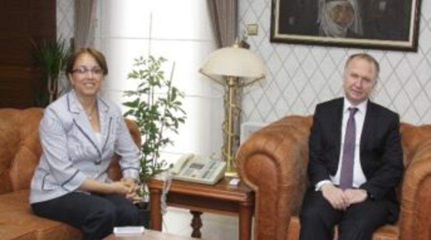 Rekt&ouml;r Kılı&ccedil;&rsquo;tan Vali Ceylan&rsquo;a Ziyaret