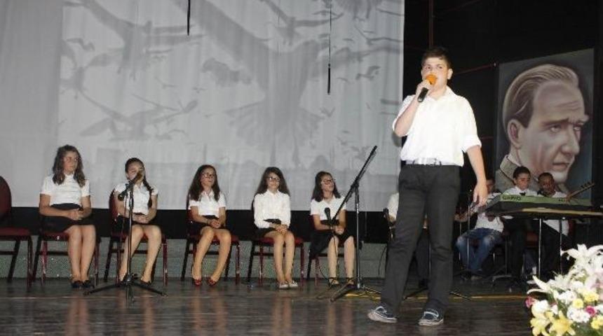19 Eyl&uuml;l Ortaokulu &Ouml;ğrencilerinin Mezuniyet Gecesi