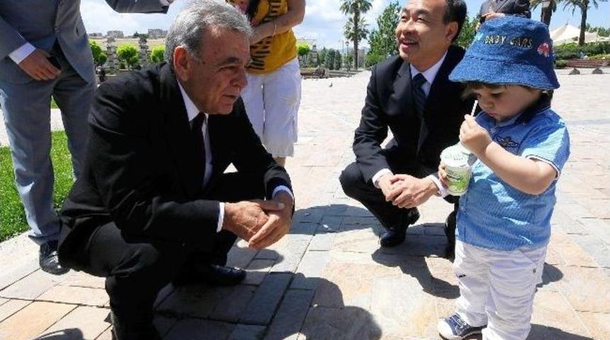 &Ccedil;in&rsquo;in &ldquo;kalbi&rdquo; Wuhan, İzmir&rsquo;le &ldquo;kardeş&rdquo; Oldu