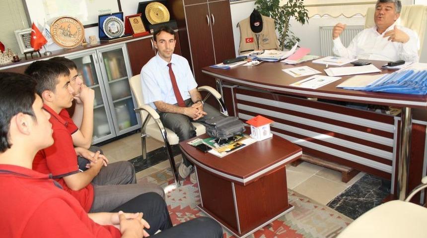 &Ouml;ğrenciler, 100 Afrikalıyı Işığa Kavuşturmak I&ccedil;in Kampanya Başlattı