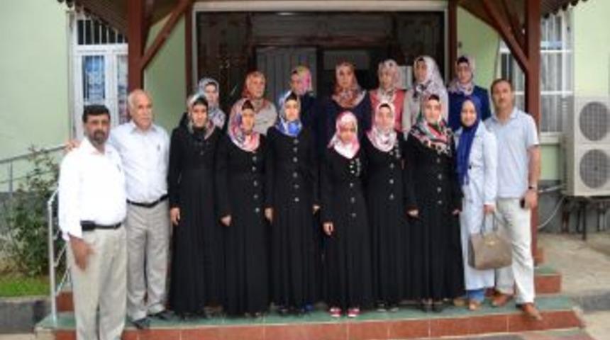 Hafız &Ouml;ğrenciler Umreye Uğurlandı