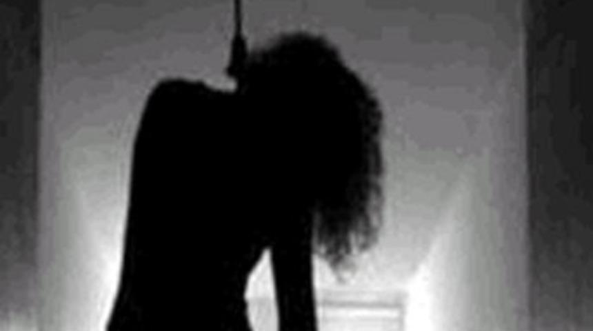 &Ccedil;ocuk gelin intihar etti