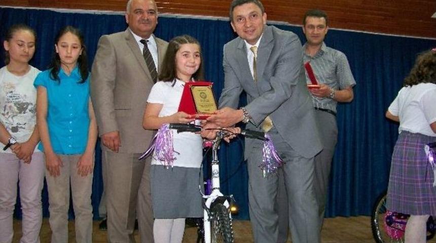 Sungurlu&rsquo;da Kitap Okuma Yarışması &Ouml;d&uuml;lleri Dağıtıldı