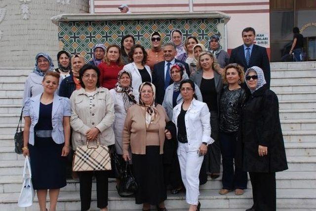 Ak Parti Melikgazi Kadın Kolları Melikgazi Belediyesini Ziyaret Etti 1