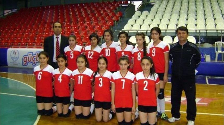 Gazi İlkokulu'ndan, Voleybol Ve Judoda &Ouml;nemli Başarı