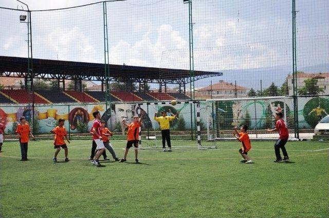 Açık Alan Hentbol Şenliği Başladı