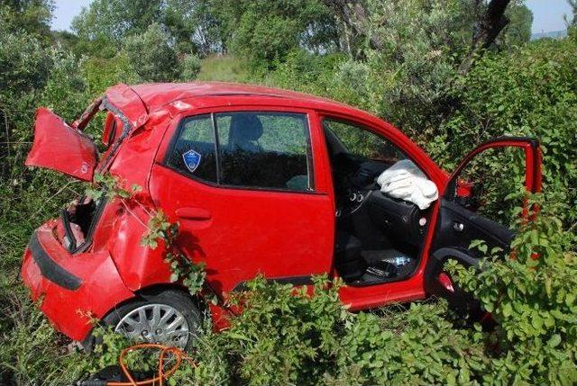 Aracıyla Uçuruma Uçan Genç Kız Hayatını Kaybetti