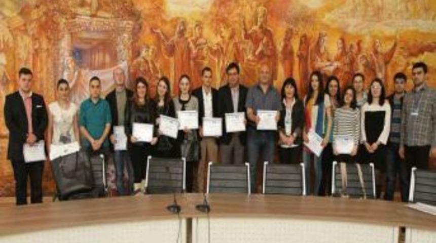 Melikşahlı &Ouml;ğrenciler G&uuml;rcistan'da Seminere Katıldı