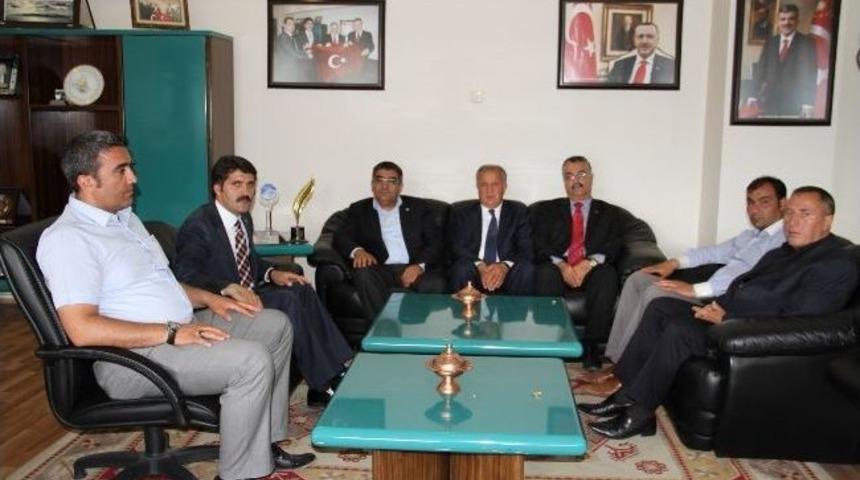 Chp Milletvekili Işık&rsquo;tan Başkan &Ccedil;akır&rsquo;a Ziyaret