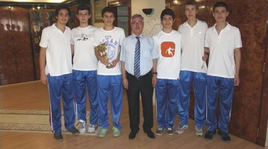 &ldquo;dostluk Turnuva&rdquo;sında Şampiyonundan Başkan &Ccedil;ağlayan&rsquo;a Ziyaret