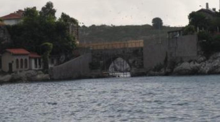 Tarihi K&ouml;pr&uuml;de Onarım &Ccedil;alışmaları Devam Ediyor