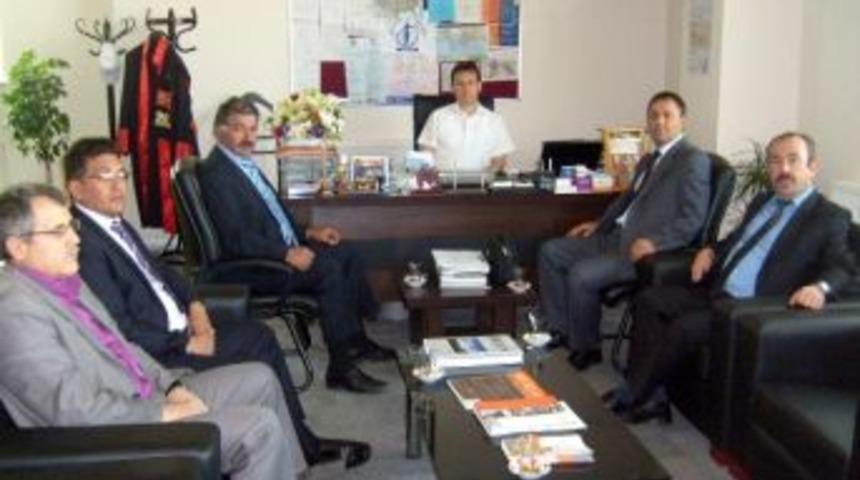 T&uuml;rk Metal Sendikası Kayseri Şubesi, Melikşah &Uuml;niversitesi Hukuk Fak&uuml;ltesi'ni Ziyaret Etti