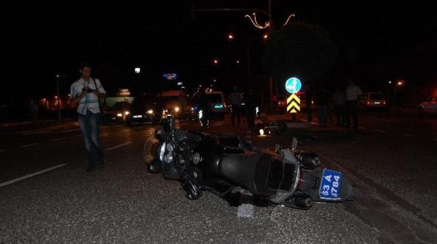 Polisten Ka&ccedil;an Motosikletli Kaza Yaptı: 1 &Ouml;l&uuml;, 2 Yaralı