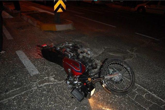 Polisten Kaçan Motosikletli Kaza Yaptı: 1 Ölü, 2 Yaralı