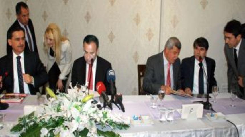 Başbakan Yardımcısı Bozdağ: Romanlara Bakış A&ccedil;ısı Da Değişmeli