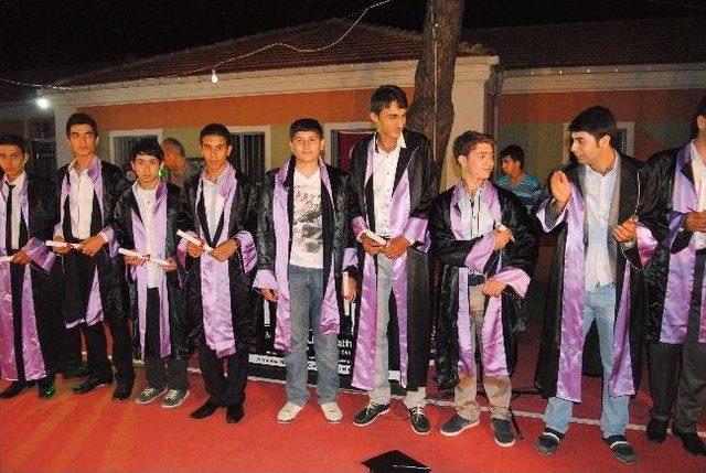 &Ouml;demiş Teknik Ve End&uuml;stri Meslek Lisesi nde Mezuniyet Sevinci 2