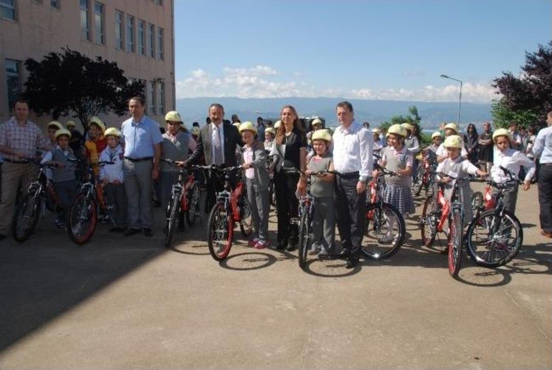 İzmit Belediyesi 10 Bin 350 Adet Bedava Bisiklet Dağıttı