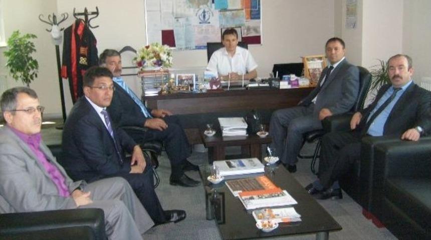 T&uuml;rk Metal Sendikası Kayseri Şubesi Melikşah &Uuml;niversitesi Hukuk Fak&uuml;ltesi Dekanı Prof. Dr. Murat Şen'i Ziyaret Etti