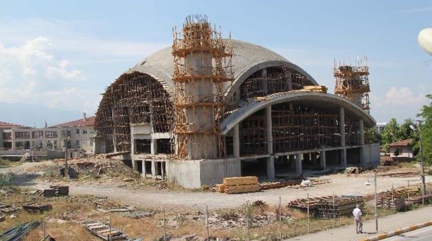 Hendek Merkez Rasim Paşa Camisinin Kubbe İnşaatının Betonu Atıldı