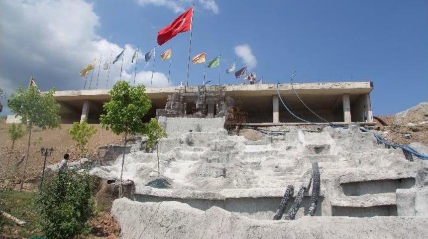 G&uuml;l Bah&ccedil;esi Tesis Yapımı Hızla Devam Ediyor