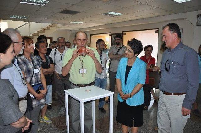 Rekt&ouml;r Yılmaz&rsquo;ın Yeni Hedefi, Menemen&rsquo;de Seramik Vadisi 1